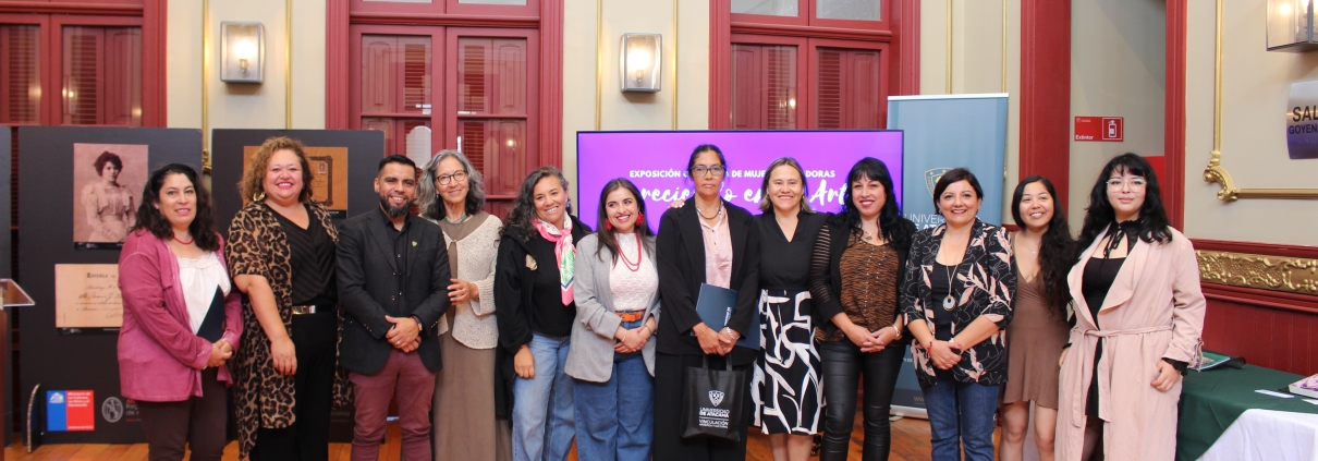 Inauguración Exposición Colectiva de mujeres creadoras Floreciendo en